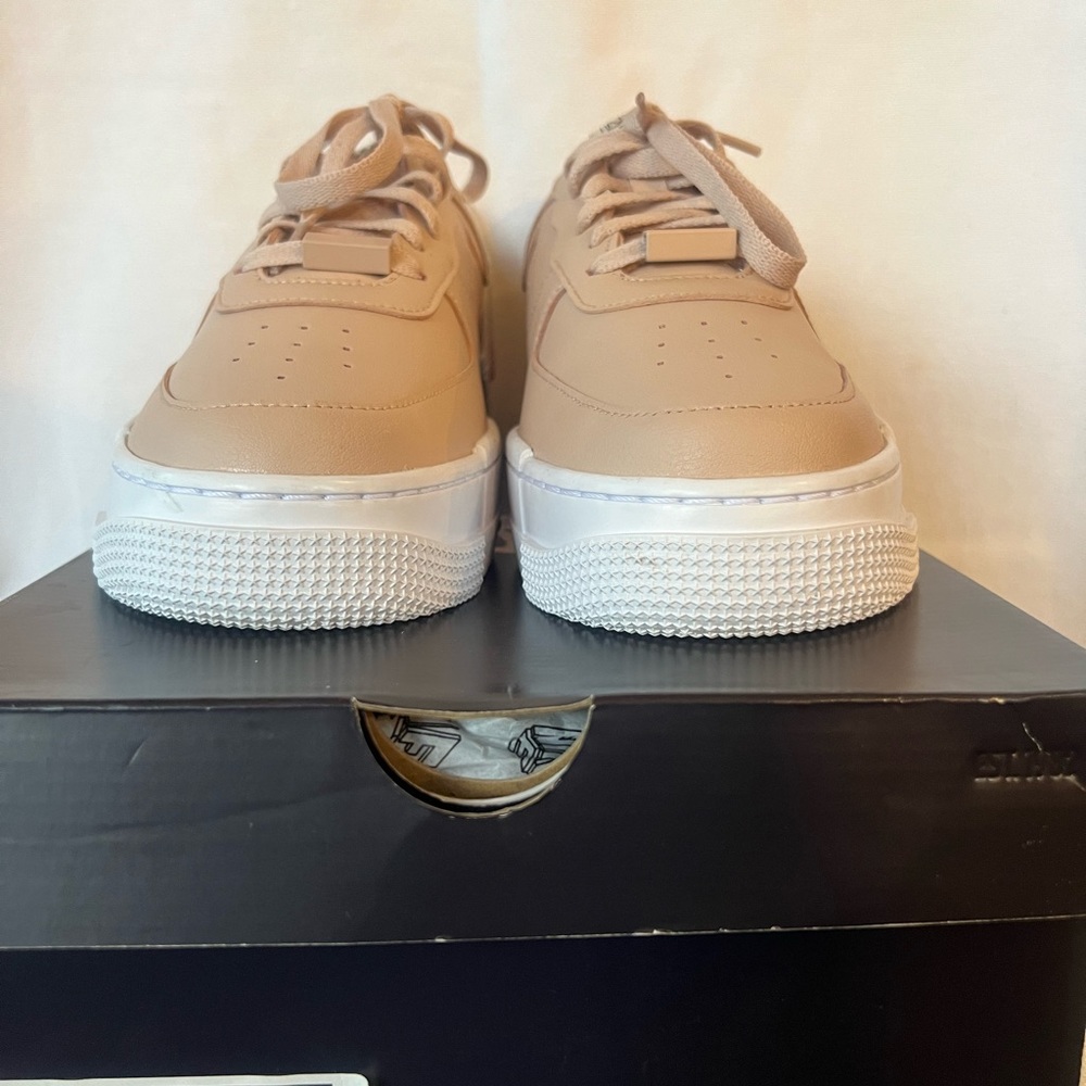 W AF-1 Pixel